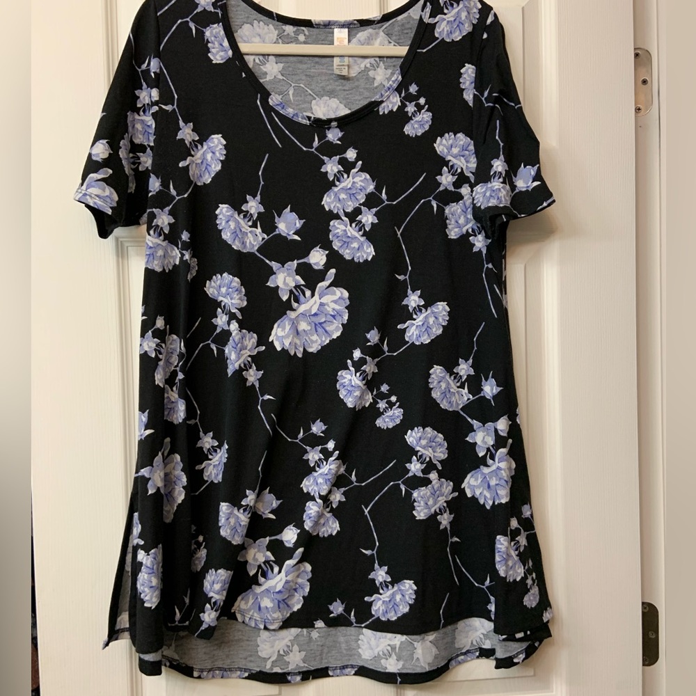 LuLaRoe Perfect Tee Aztec Design FLORAL baby blue & black  Size M